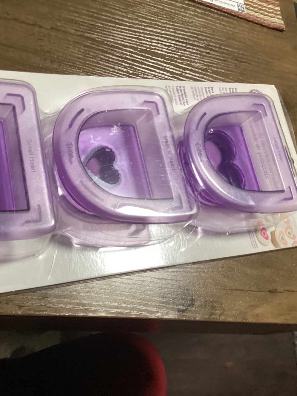 Wilton heart  shaped cookie cutters Set of 3 New